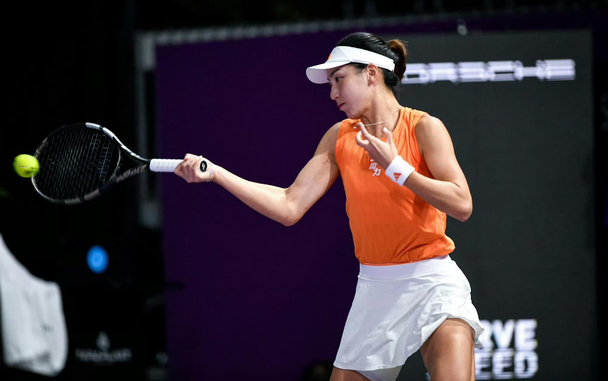 王欣瑜输球网友提议换教练，赛赛妈开团网友意外波及郑钦文