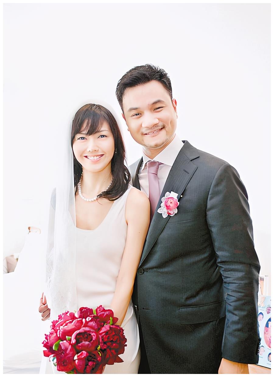 孙燕姿晒近照老公身家过亿长得一言难尽儿女双全太幸福了