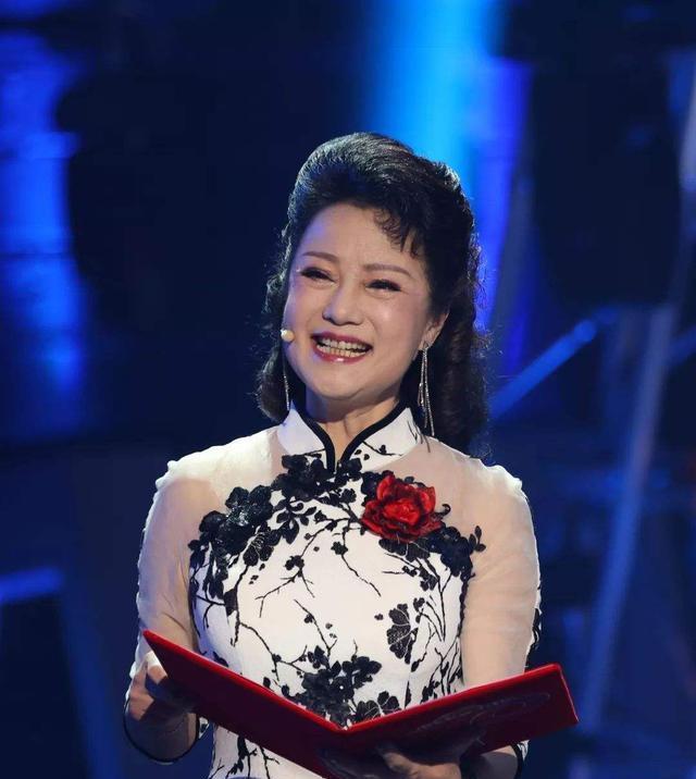 广东台一姐侯玉婷:3拒央视调岗令,还插足霍震霆婚姻今怎样了?