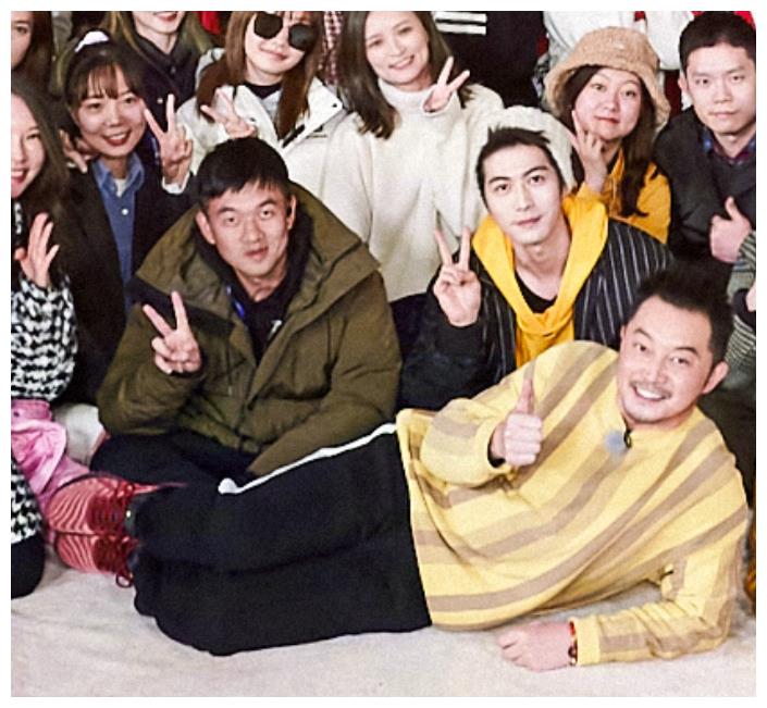 奔跑吧杀青合照上李晨沙溢站位最显眼而杨颖不再是团宠