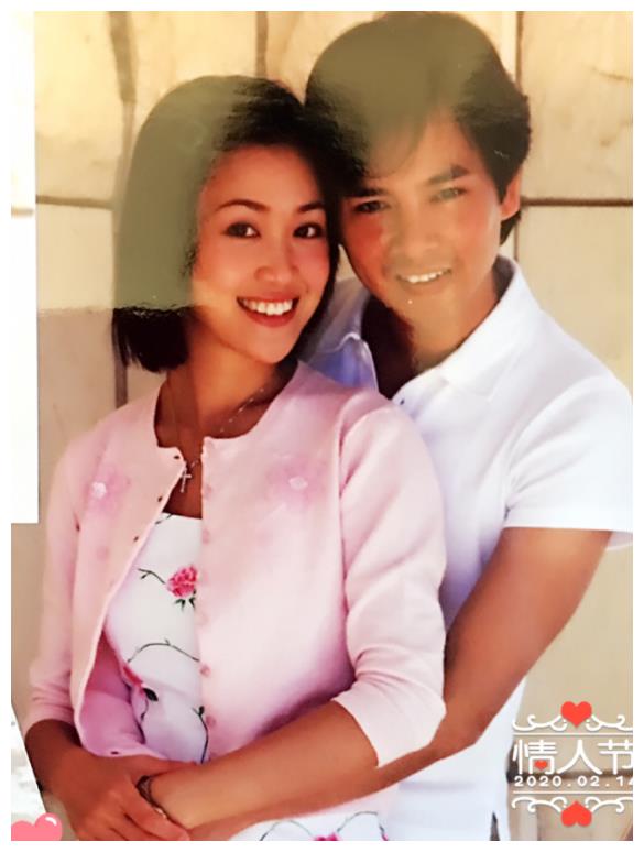 梁小冰晒与老公结婚照贺结婚20周年 祝英台与马文才一直幸福生活