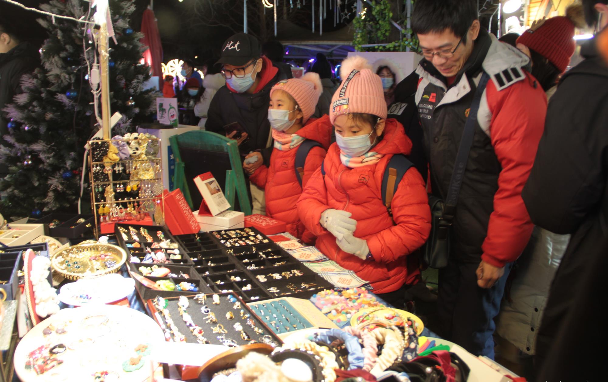 青岛百年太平角的华丽转身,时尚"月亮市集"成网红景点