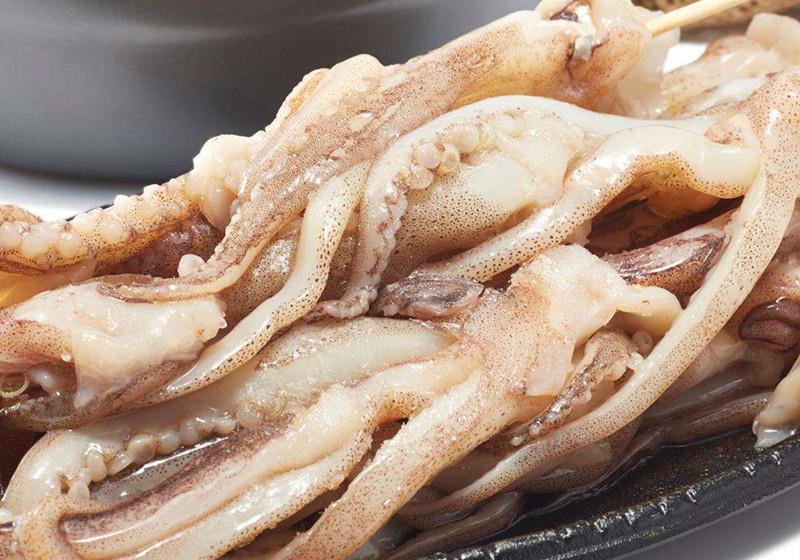 一道开胃下饭菜,水煮鱿鱼须吃过瘾,色泽诱人口感点赞