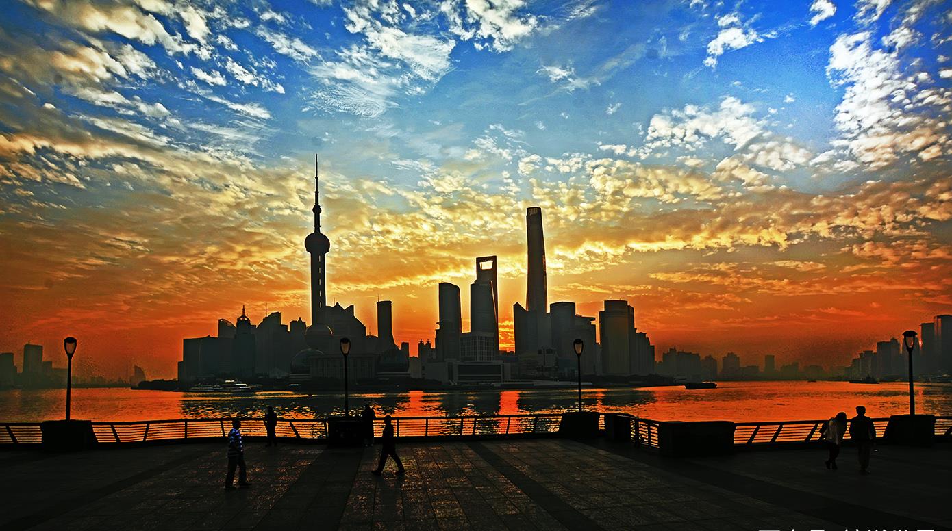 如何拍摄上海外滩日出的风光摄影大片