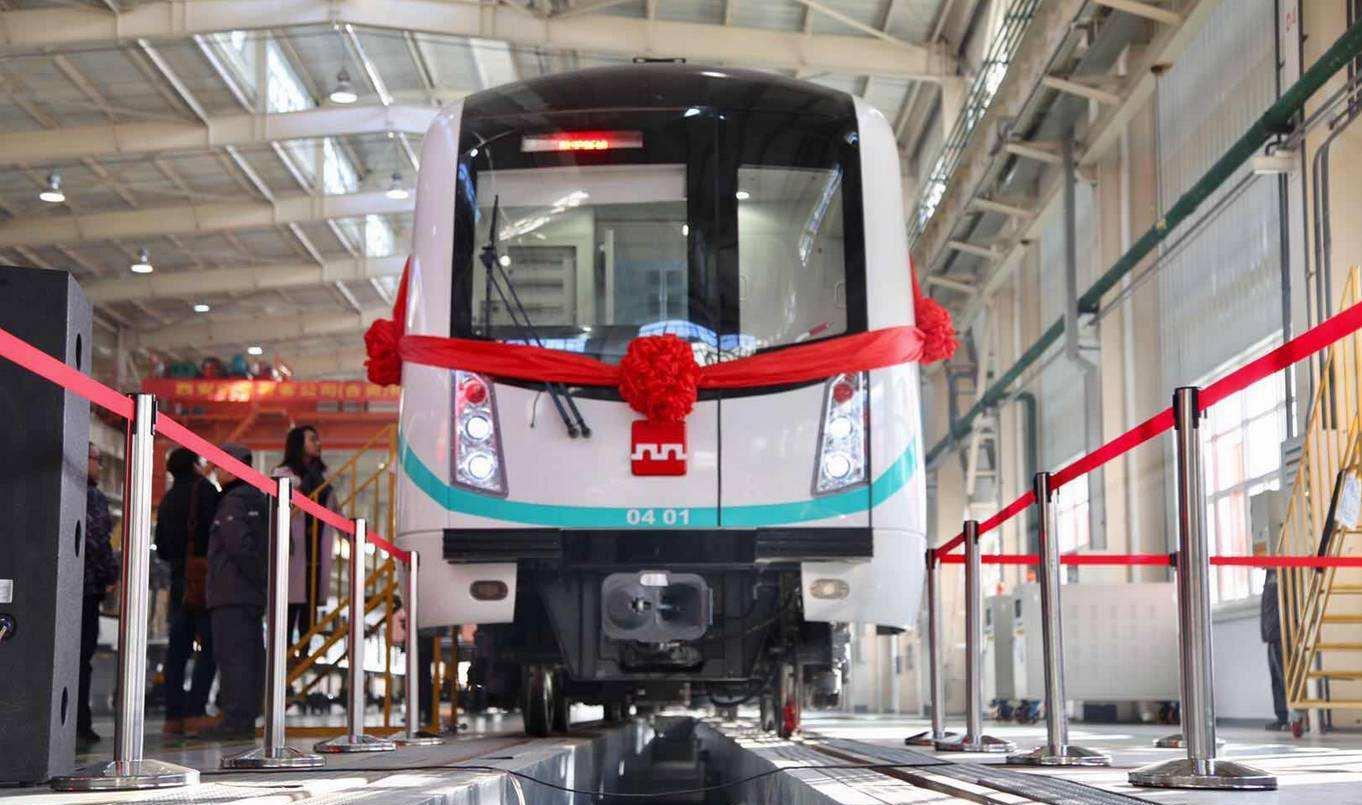 西安一条呈东北西南走向的地铁线是6节编组b型列车