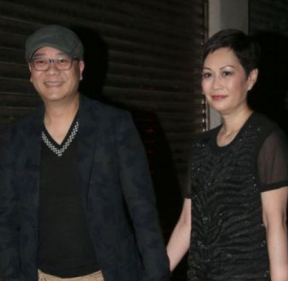 61岁欧阳震华近况曝光,与妻子丁克25年,妻子倒追还主动求婚