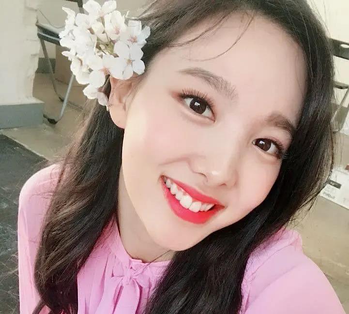 26岁林娜琏近照：满脸汗渍浮粉，脸颊肿胀，连粉丝都夸不出口休闲区蓝鸢梦想 - Www.slyday.coM