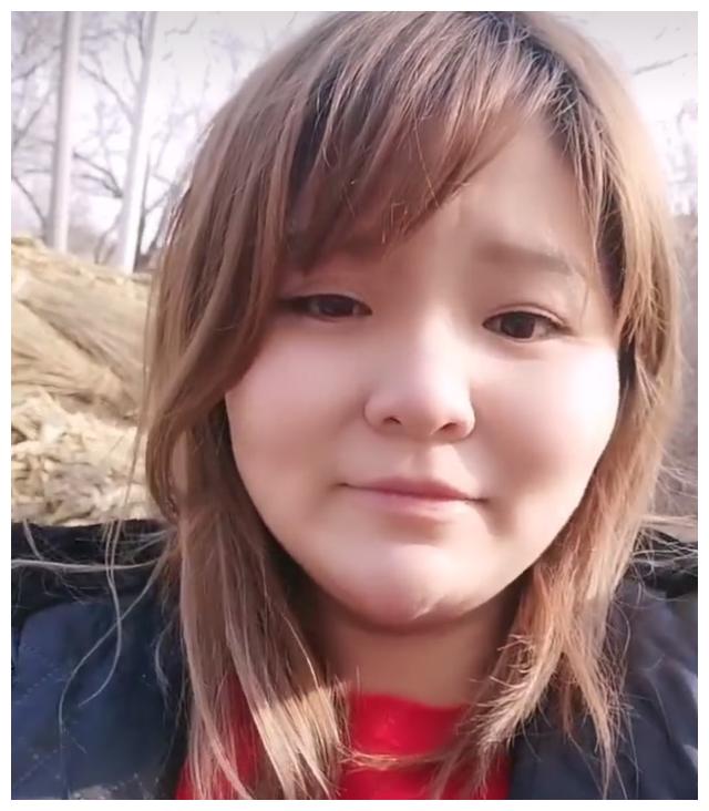秀恩爱秀崩了,被暴力掐脖打翻手机强制下播