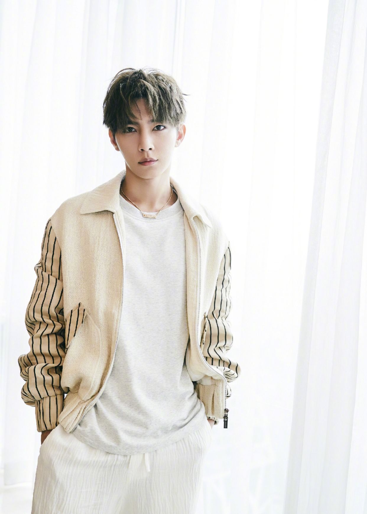 炎亚纶被偷拍两个月,直言:你的镜头对我而言就是枪口