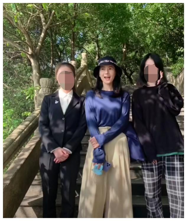 40岁高圆圆与素人合照流出女明星状态不佳和路人颜值相当