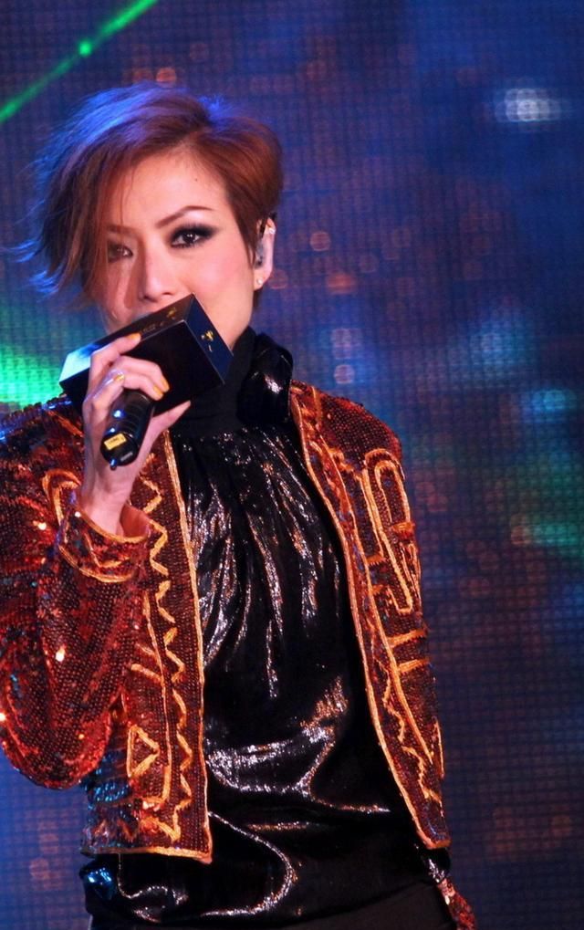 郑秀文dj舞曲女神,她的眉飞色舞,你还记得吗?