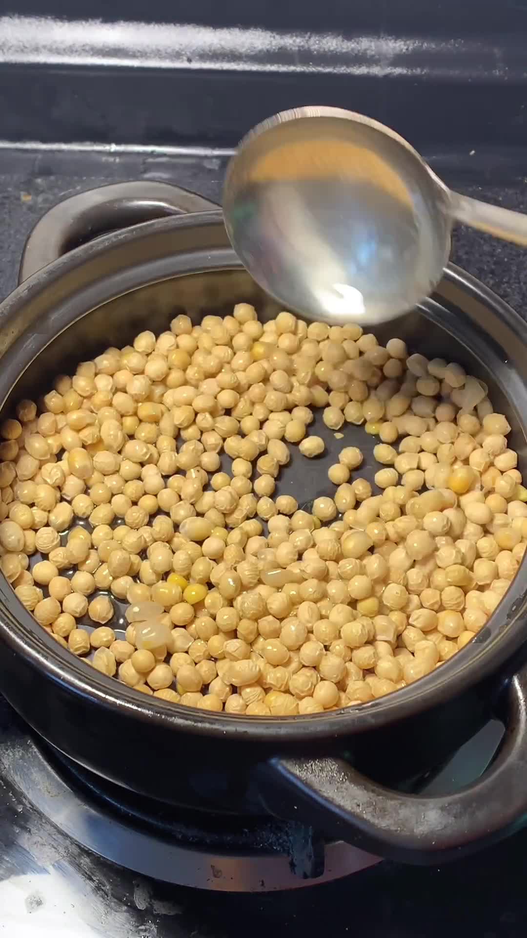 炒黄豆游戏怎么玩 民间游戏有哪些