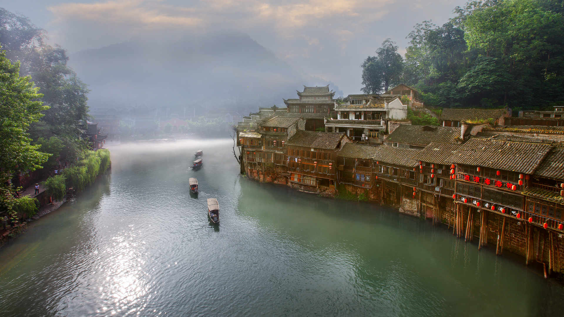 暑假走进湘西,游凤凰玩矮寨,这几处美景一一打卡!