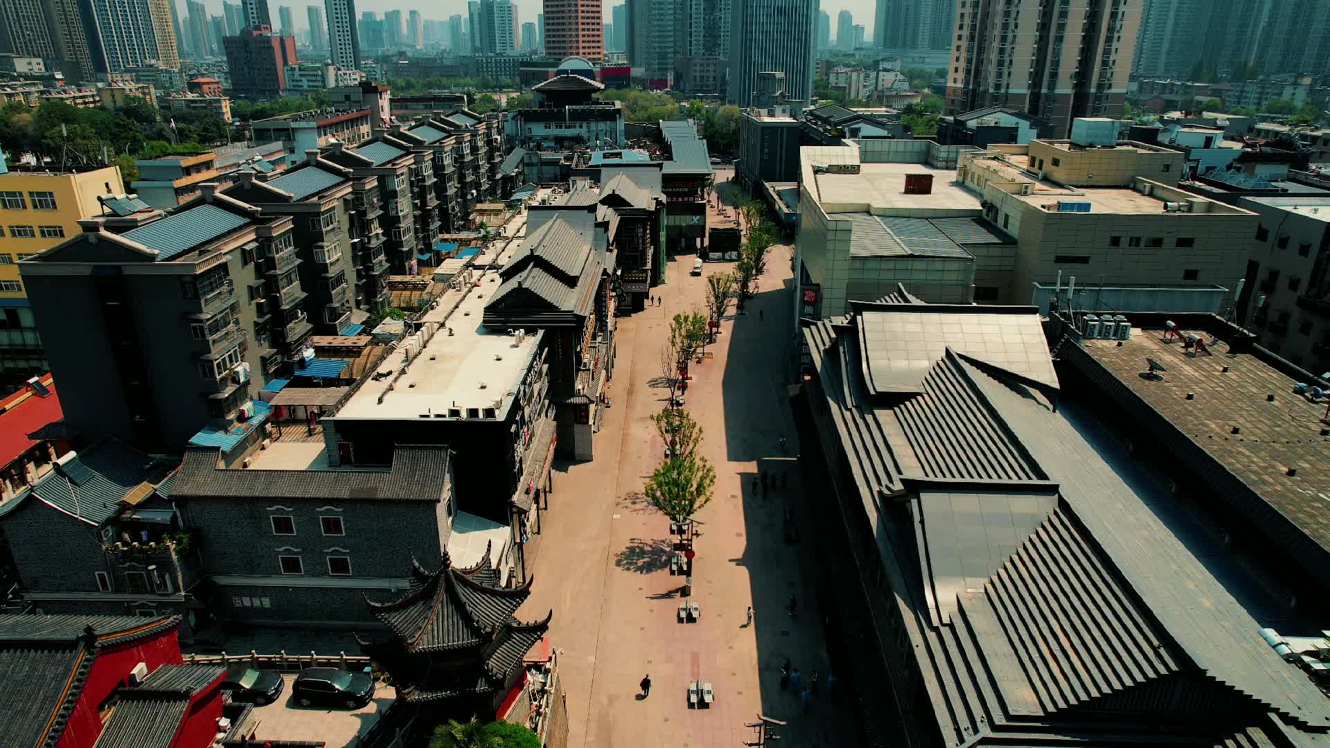 合肥无人机航拍淮海路步行街中午时分游客稀少