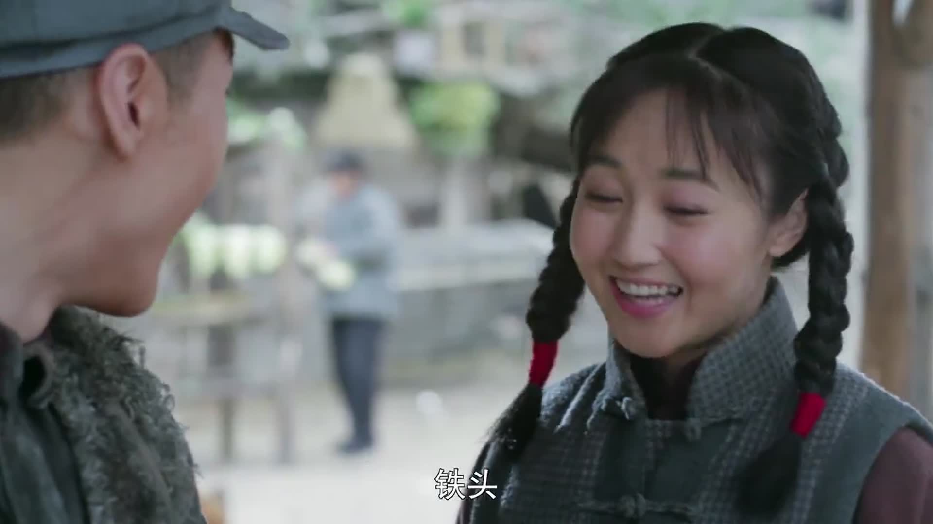 精彩剧集邓玉萍帮铁头切菜并问他杨志华有没有成亲