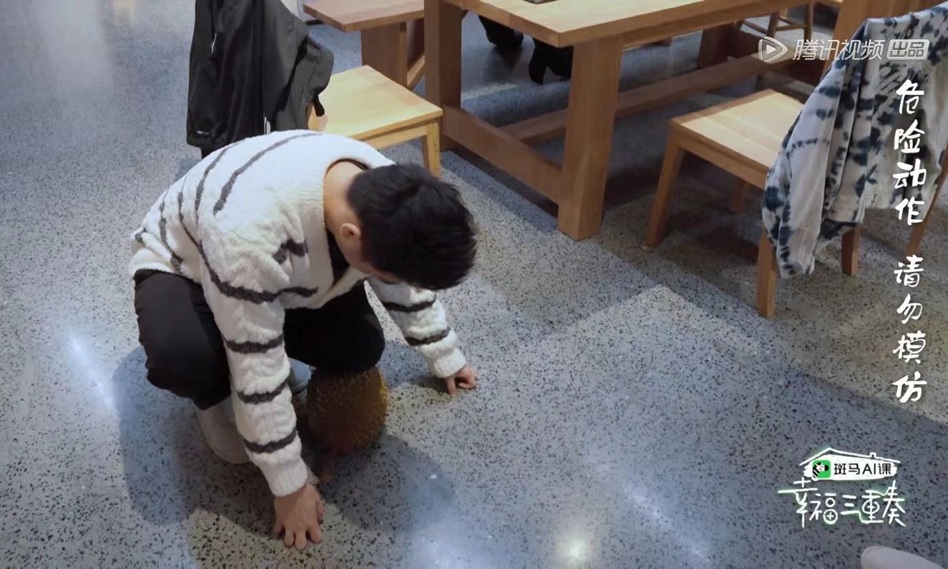 奚梦瑶让何猷君“跪榴莲”，二胎想要生女儿，还与何超欣有关休闲区蓝鸢梦想 - Www.slyday.coM