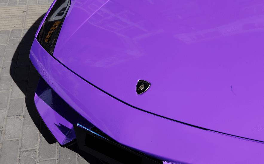 都市里的炫酷传奇彩绘渐变色兰博基尼小牛简直美出了圈