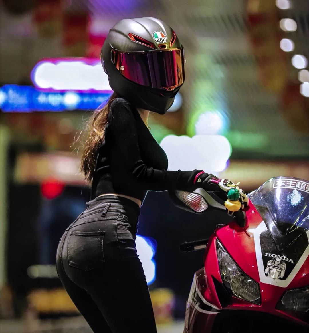 最美摩托车女骑士!