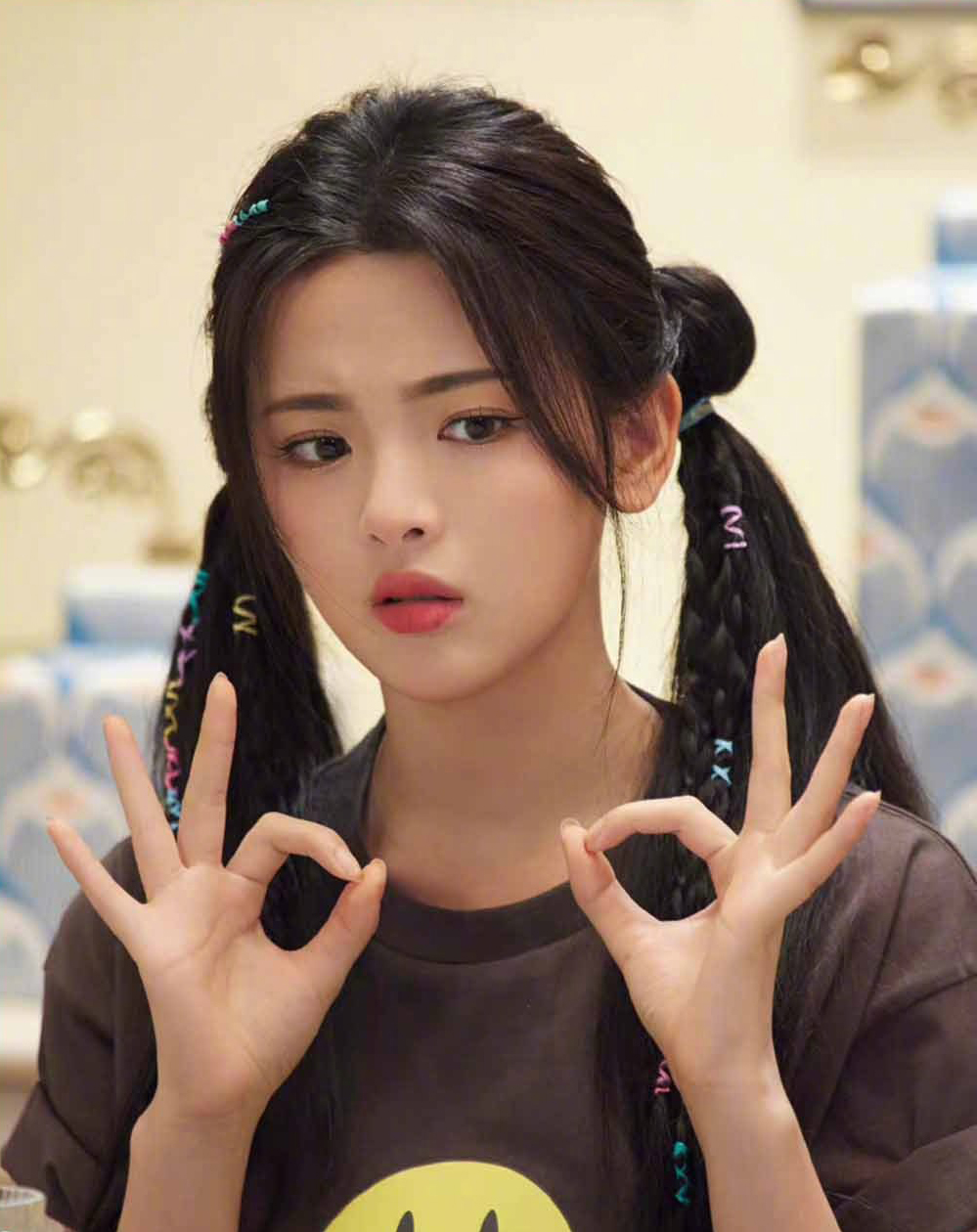 甜甜的双马尾发型天真浪漫少女心满满青春靓丽可爱无敌