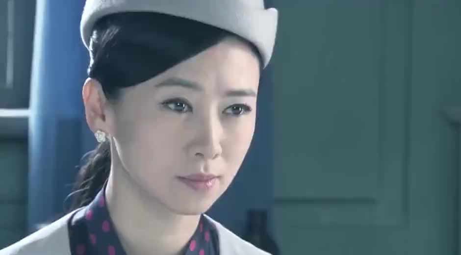 我是赵传奇:记者假装安慰美智子,怎料是为盗取文件,简直太聪明