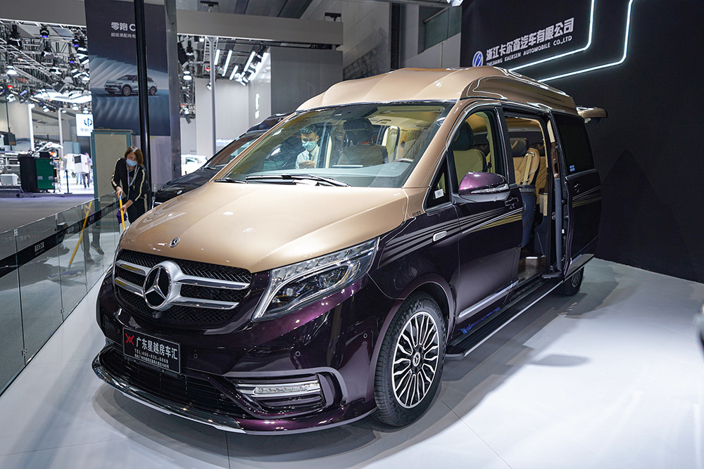 广州车展新款商务车亮相双色外观多格局内舱可选家用商用都行