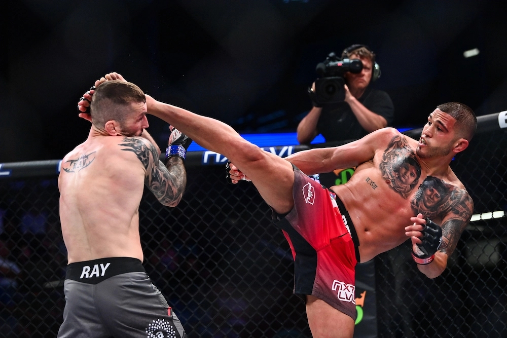 佩蒂斯被身体三角锁降服告负舍费尔爆冷点胜卡伯罗扎