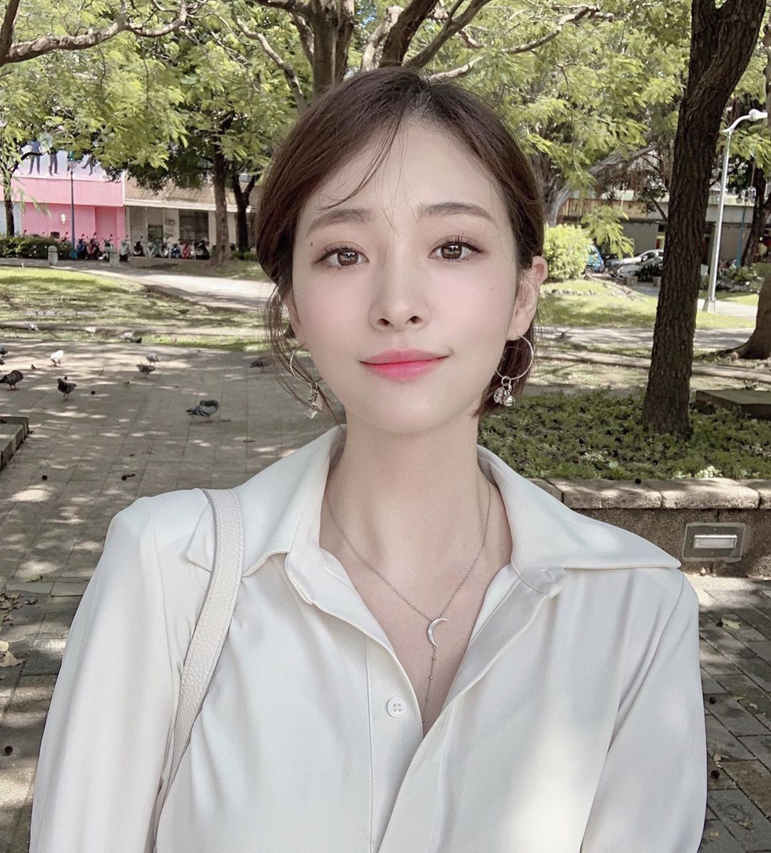 今日妹子图44韩国知性御姐金有彬