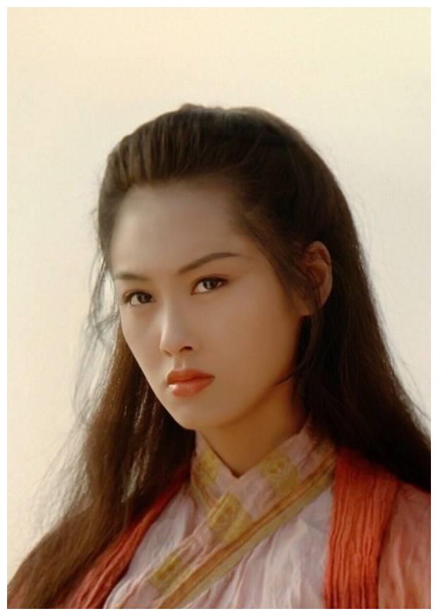 本以为邱淑贞女儿很美了,直到朱茵女儿出现,翻版"紫霞仙子"