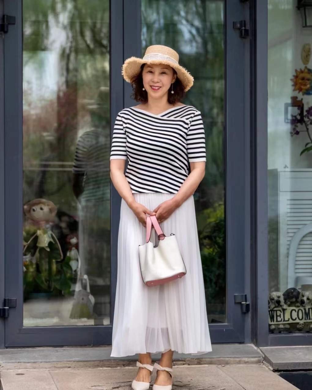 这才是中老年人的穿搭典范轻松营造优雅姿态时尚实用又显年轻