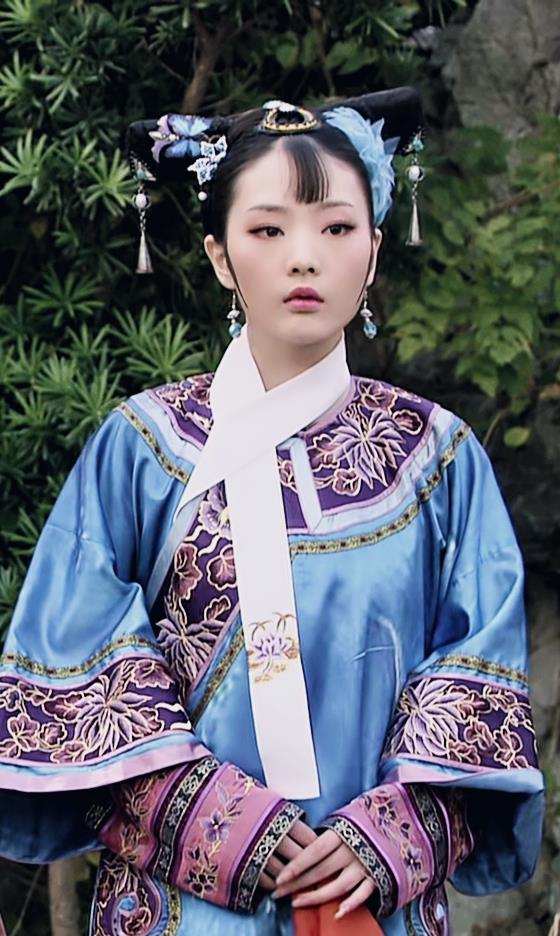 而剧中的敬妃,欣贵人,富察贵人,琪贵人,丽嫔,夏冬春等人都属于小说