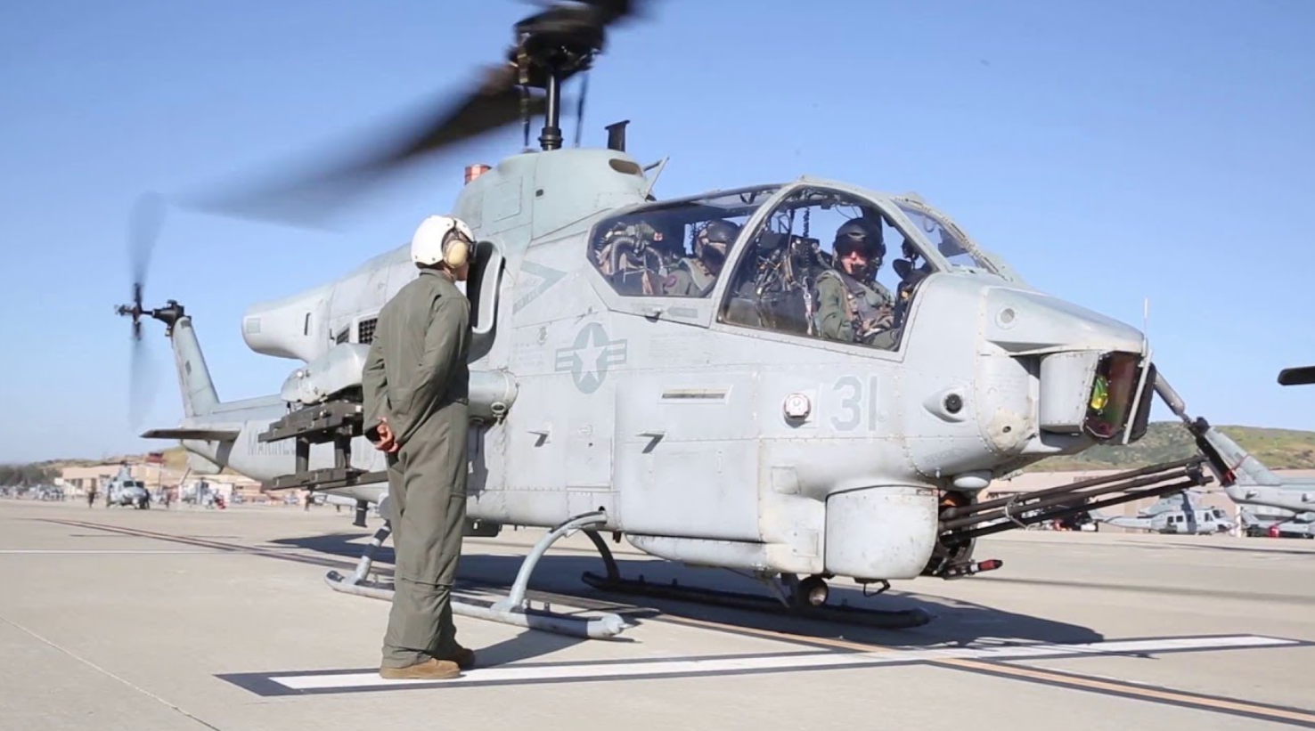 最新版武装直升机装备美国海军陆战队生产型ah1z正式入役