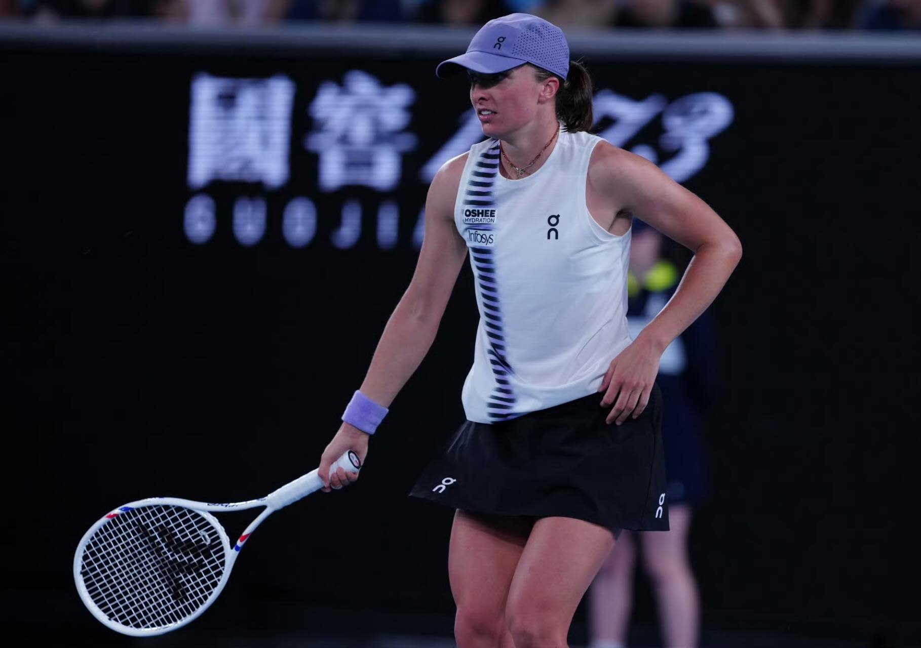 丝袜晋级称不看签表，瓦林卡挥别澳网，辛纳暂停逆转引一片骂声|斯瓦泰克|扬尼克-辛纳|女单|大坂直美|卡琳斯卡娅_手机新浪网