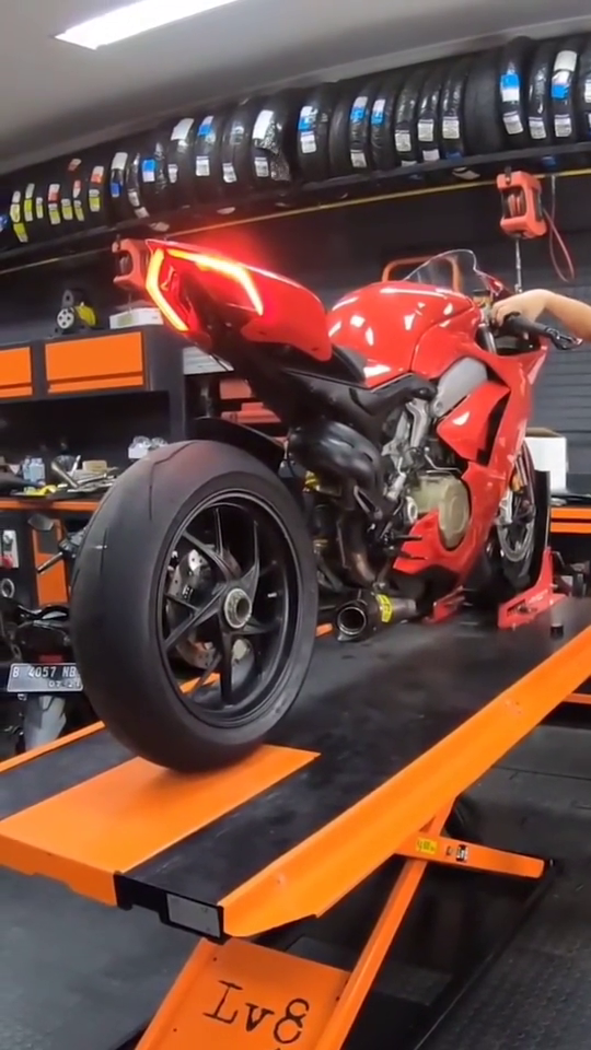 杜卡迪v4杜卡迪v4机车声浪机车改装arrow排气