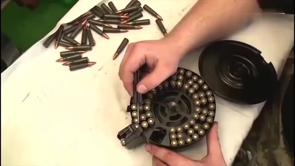 论ak47弹鼓与dp轻机枪转盘弹鼓的适用性