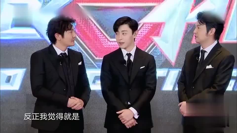 郭京飞邓伦雷佳音同台,雷佳音被邓伦神吐槽 ,扎心了!