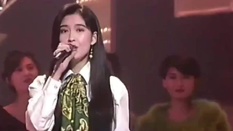 刘小慧《初恋情人》听这首歌就想到了初恋被甩的时候