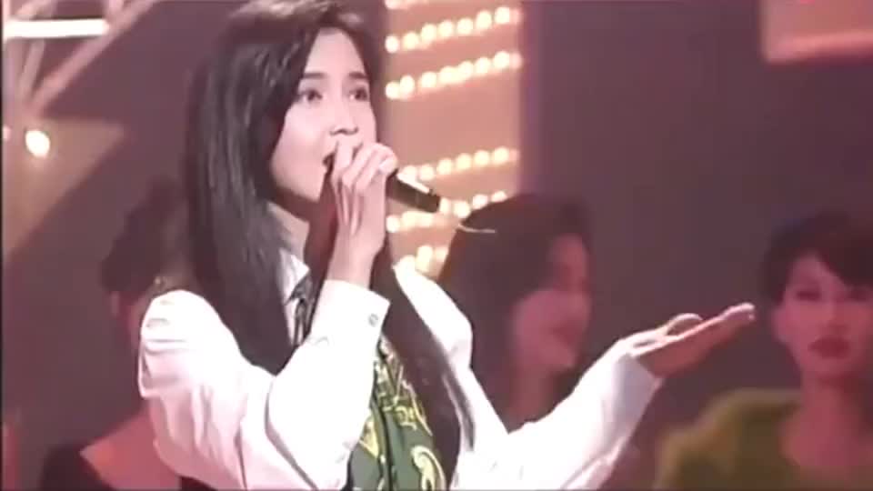 刘小慧经典歌曲《初恋情人》