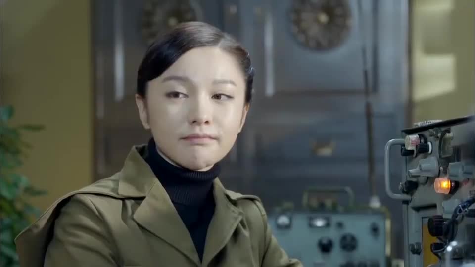 野山鹰:苏海棠决定将粮食分给新四军,结果山鹰却偷偷拿走一部分