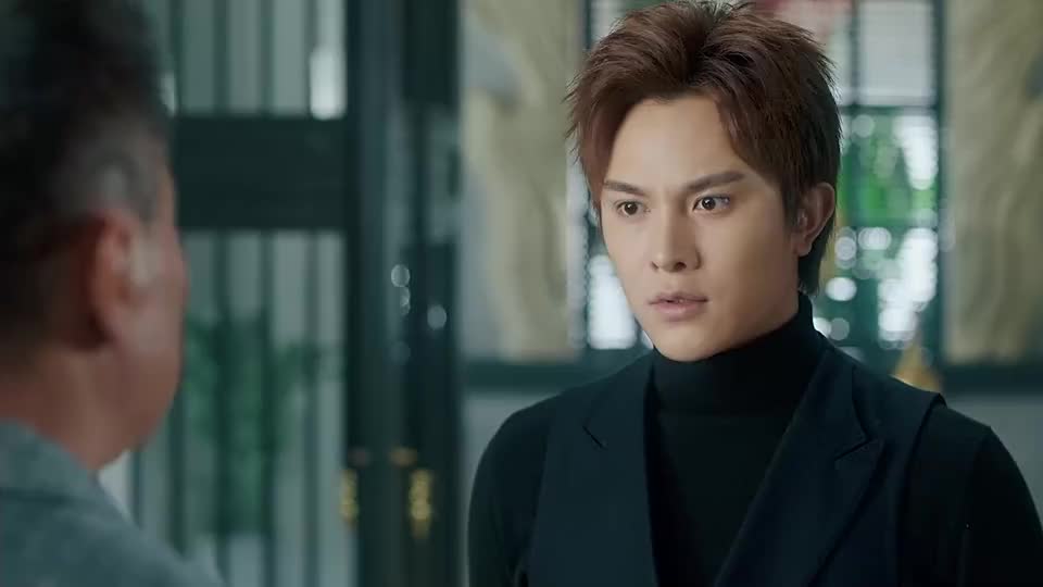 老爷给卓然下最后指示,把夏初直接给绑了,问他能不能做到?