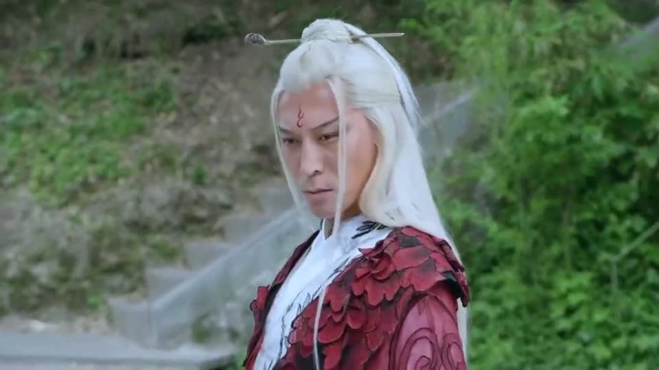 武当一剑东方亮为了救蓝水灵大战牟沧浪没料走火入魔