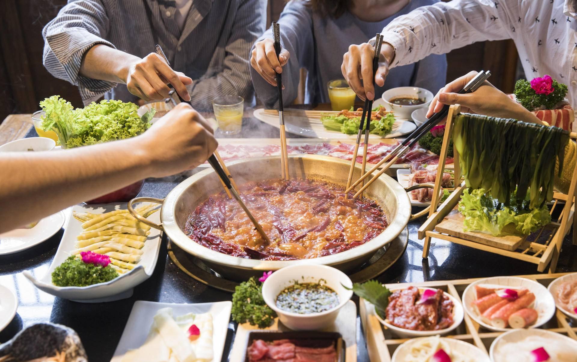 应酬不小心得罪老板,饭局注意"三不要",别让细节影响自己发展