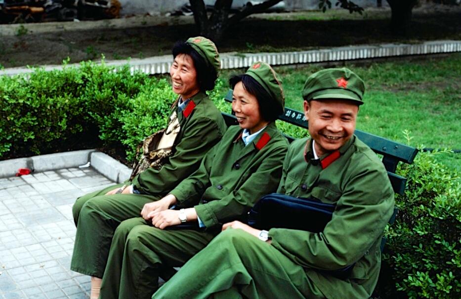 那些年的65式军服,罕见生活老照片,属于军人们的回忆__财经头条