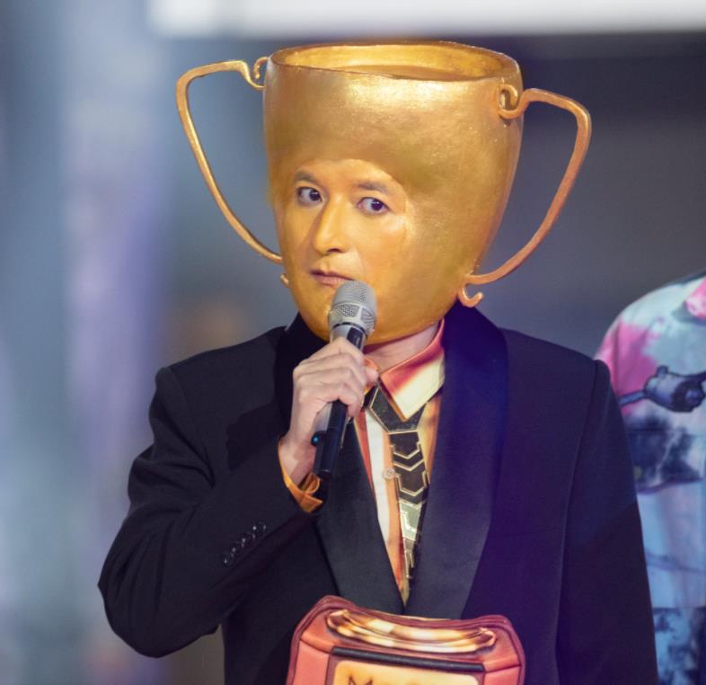 百变大咖秀芒果四小花同框何老师仙气李维嘉再创新造型