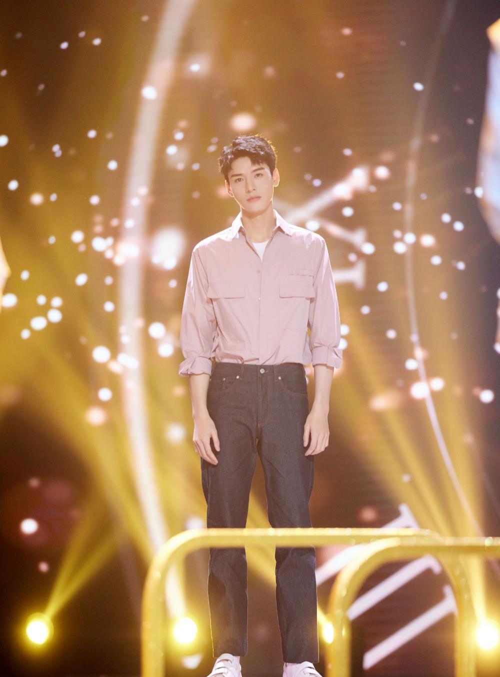 把好看的图掌握在自己手里龚俊发图看你去看快乐大本营