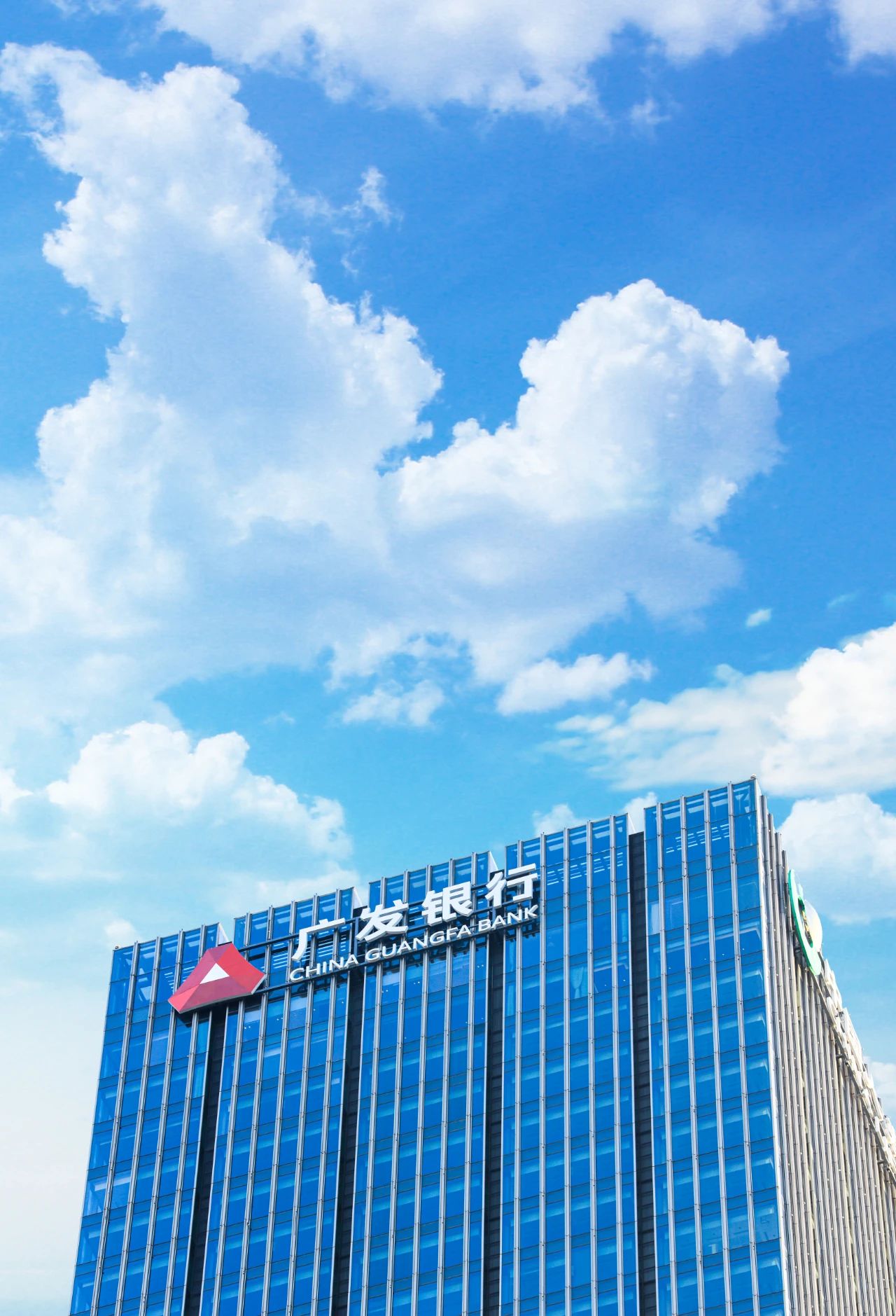 广发信用卡中心总结了几个春节常见的新型金融诈骗套路:交通违法