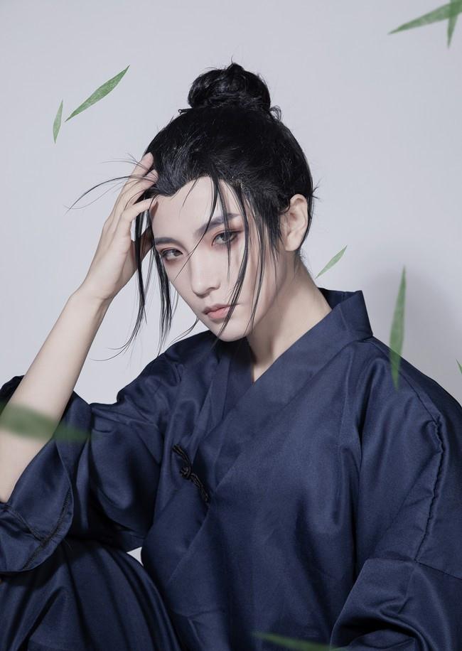 一人之下王也cos一个眼神就把王也的气质表达了出来