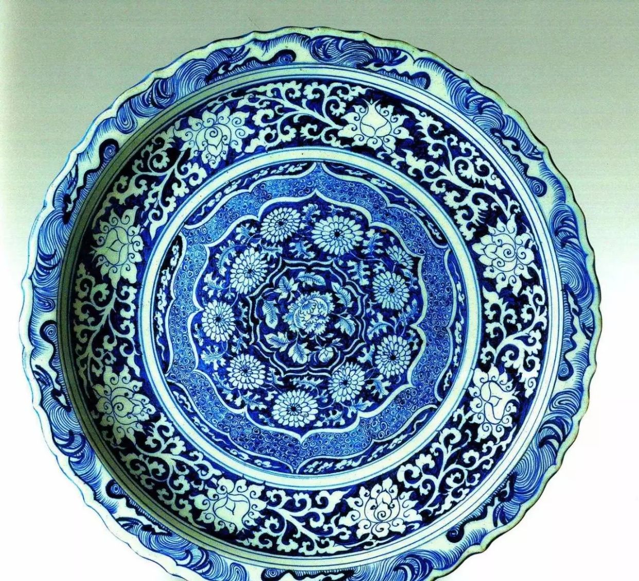 越品越有味的元代青花盘(碗)