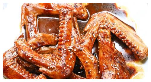 连骨头都入味这么卤鸭翅吃起来才过瘾