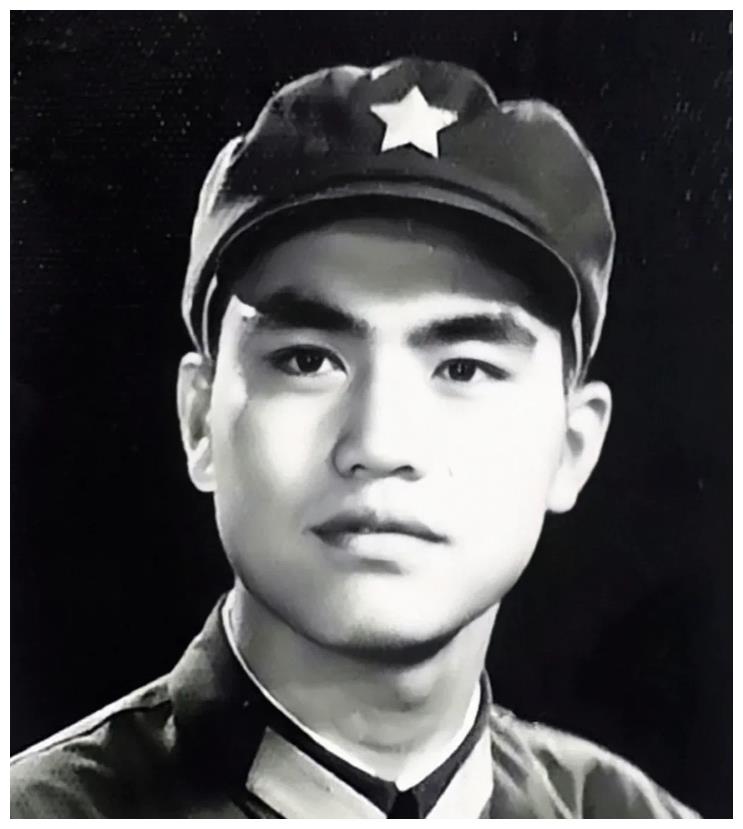 穿军装的朱时茂,陈宝国,王刚,个个精神,最可爱的小兵是郭凯敏