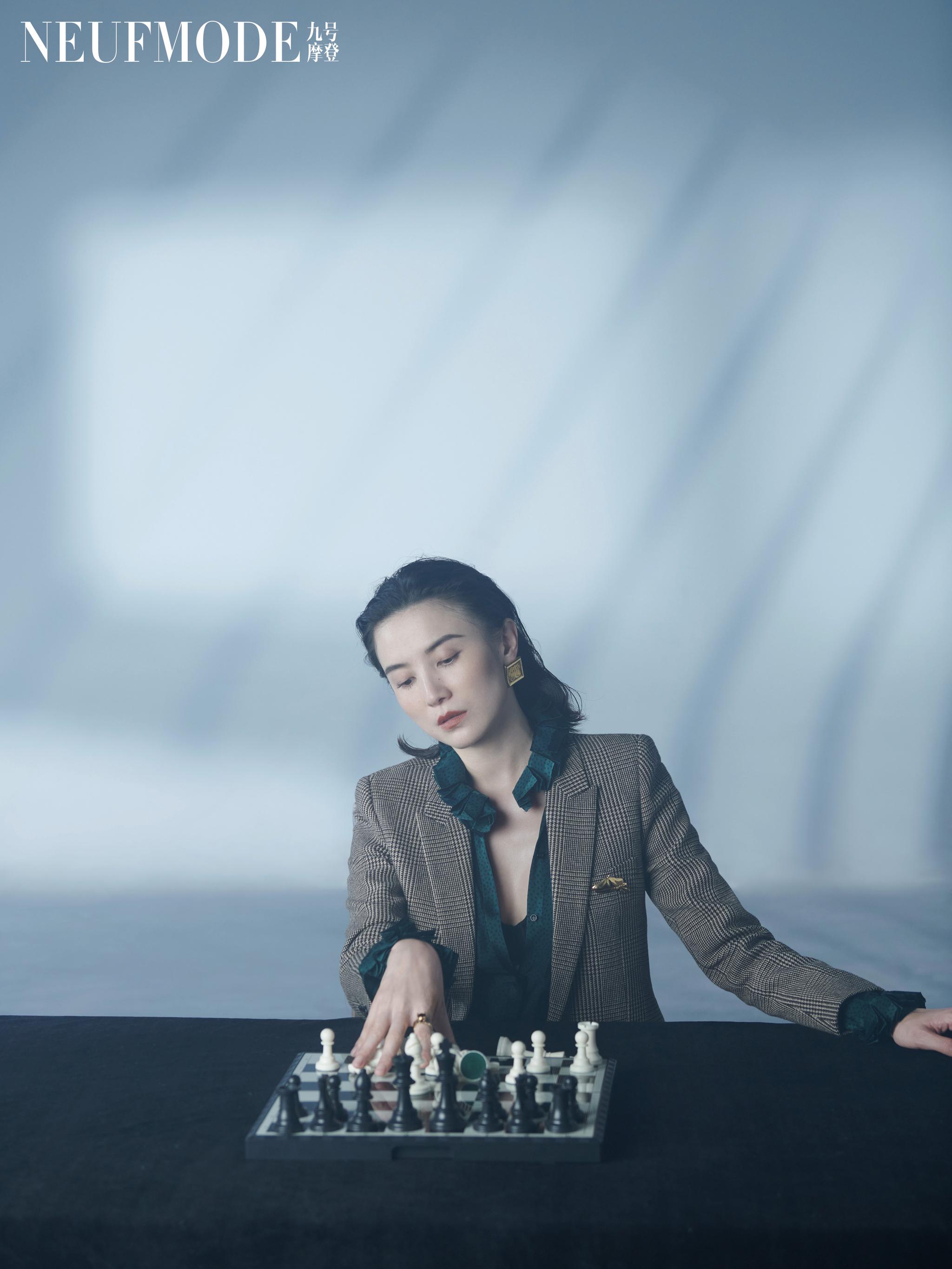 宋佳登neufmode九号摩登杂志封面携刘敏涛演绎光影大片